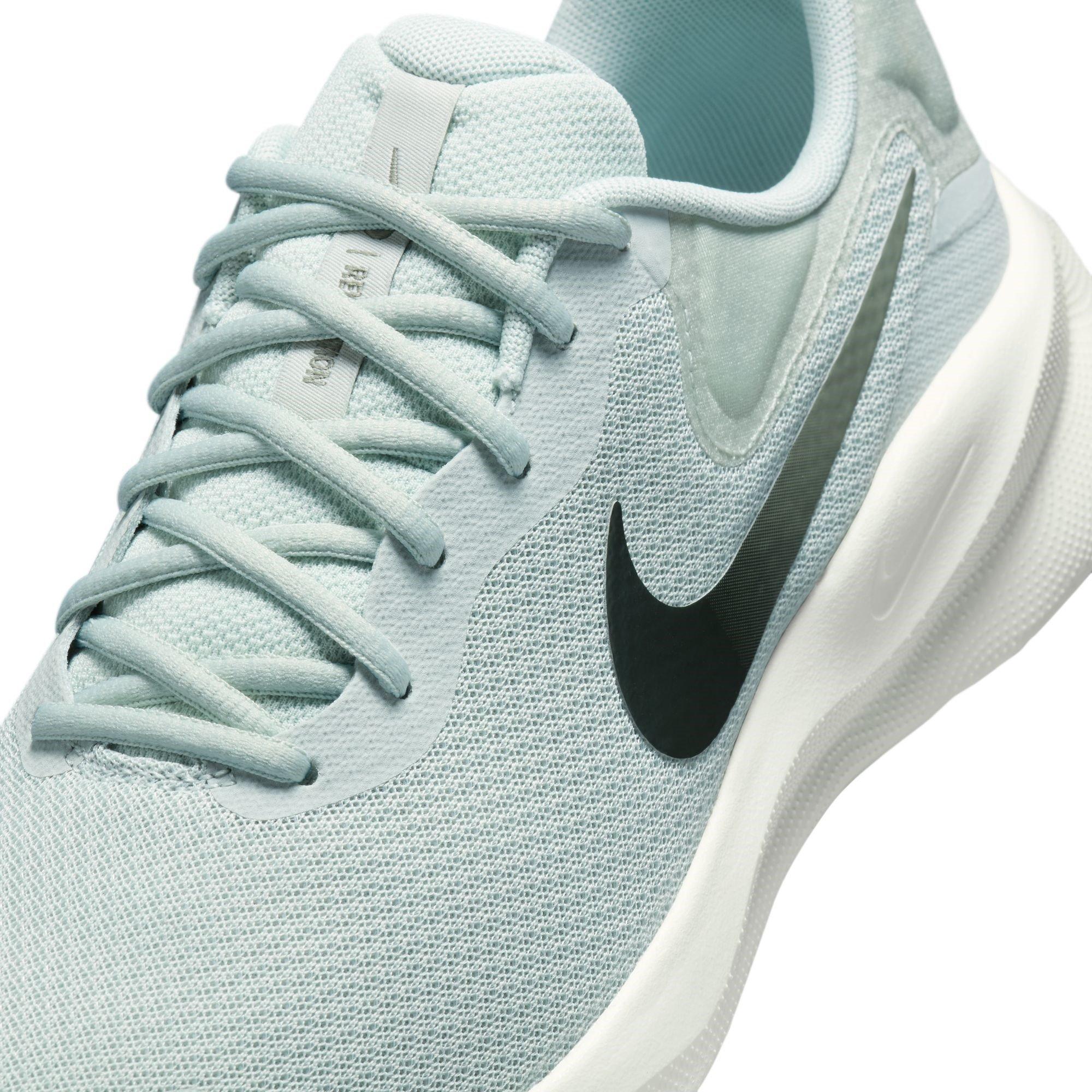 Nike Revolution 7 Mens Road Running Shoes