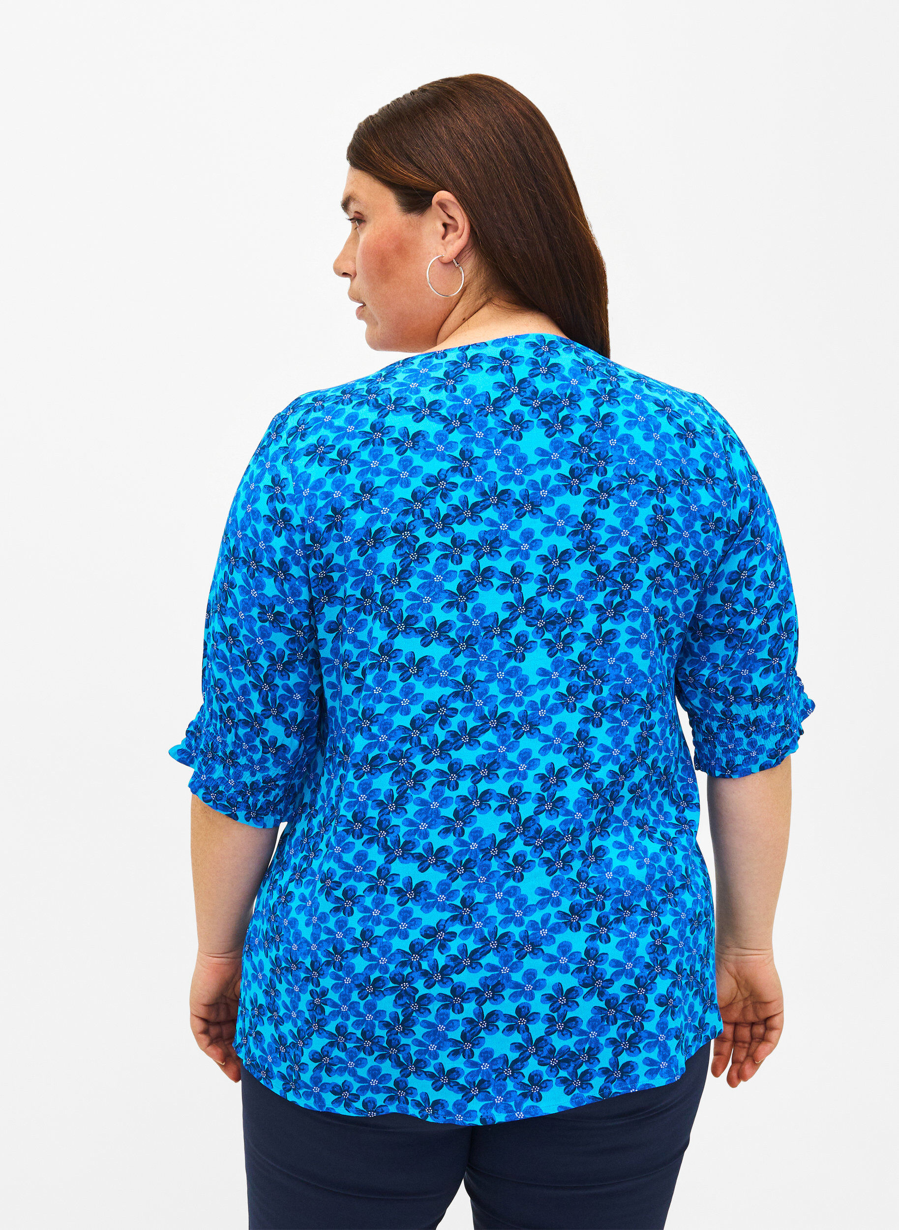 Viskosebluse med knapper