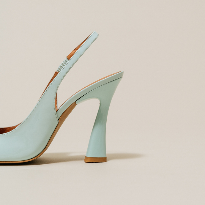 Escarpins slingback à bouts pointus  en vernis turquoise