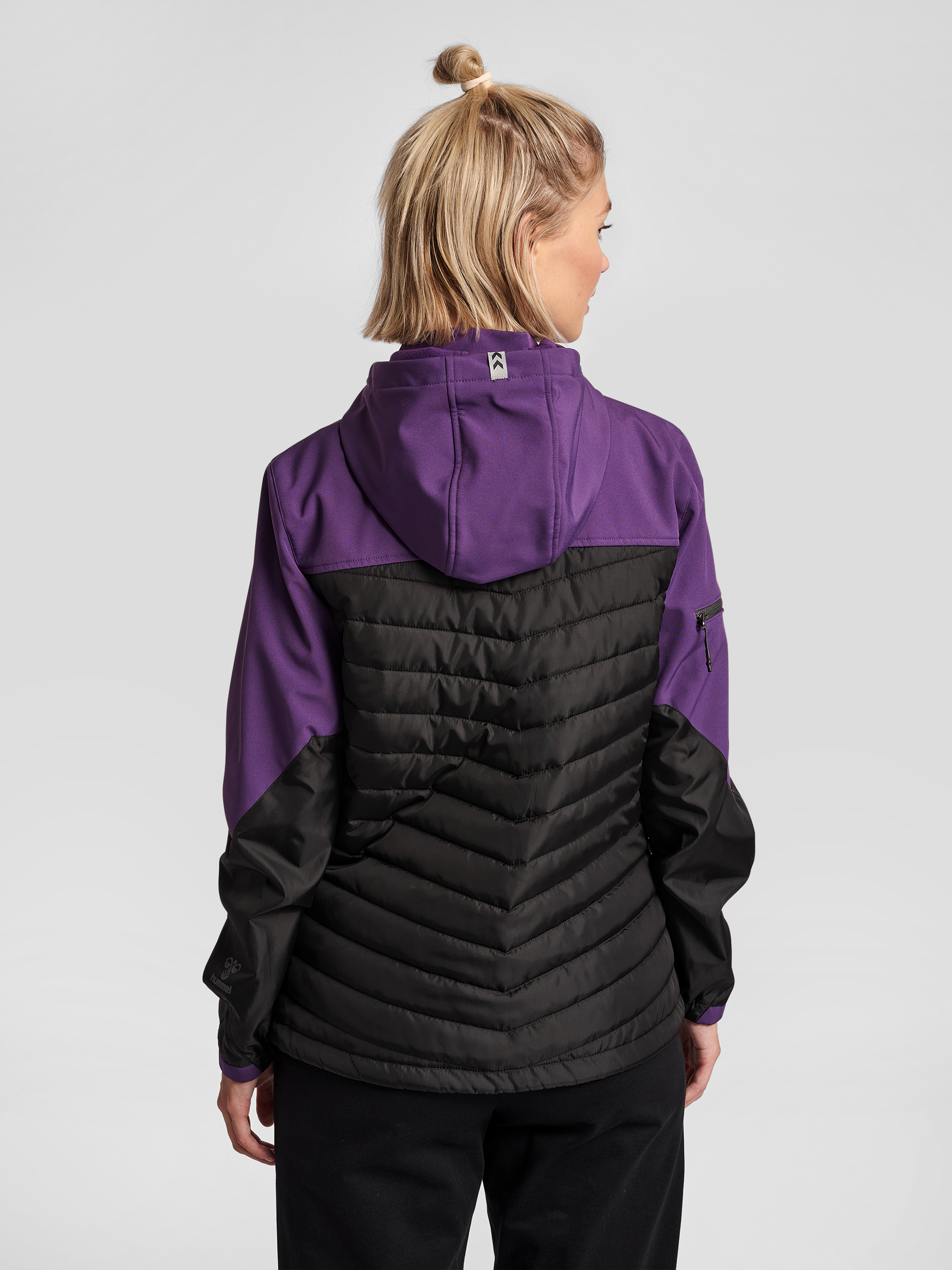 hmlNORTH HYBRID JACKET WOMAN