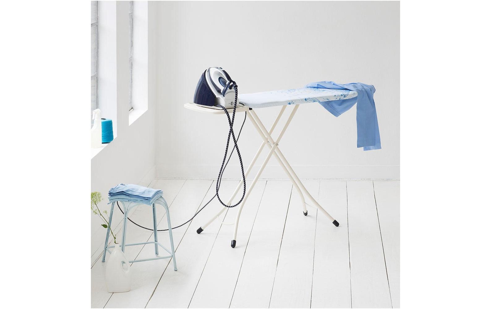 Bügeltisch mit Dampfstationsablage Cotton Flower<br>Bügelbrett C, 124 cm x 45 cm