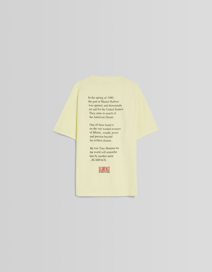 Camiseta de manga curta com estampa Scarface e modelagem quadrada