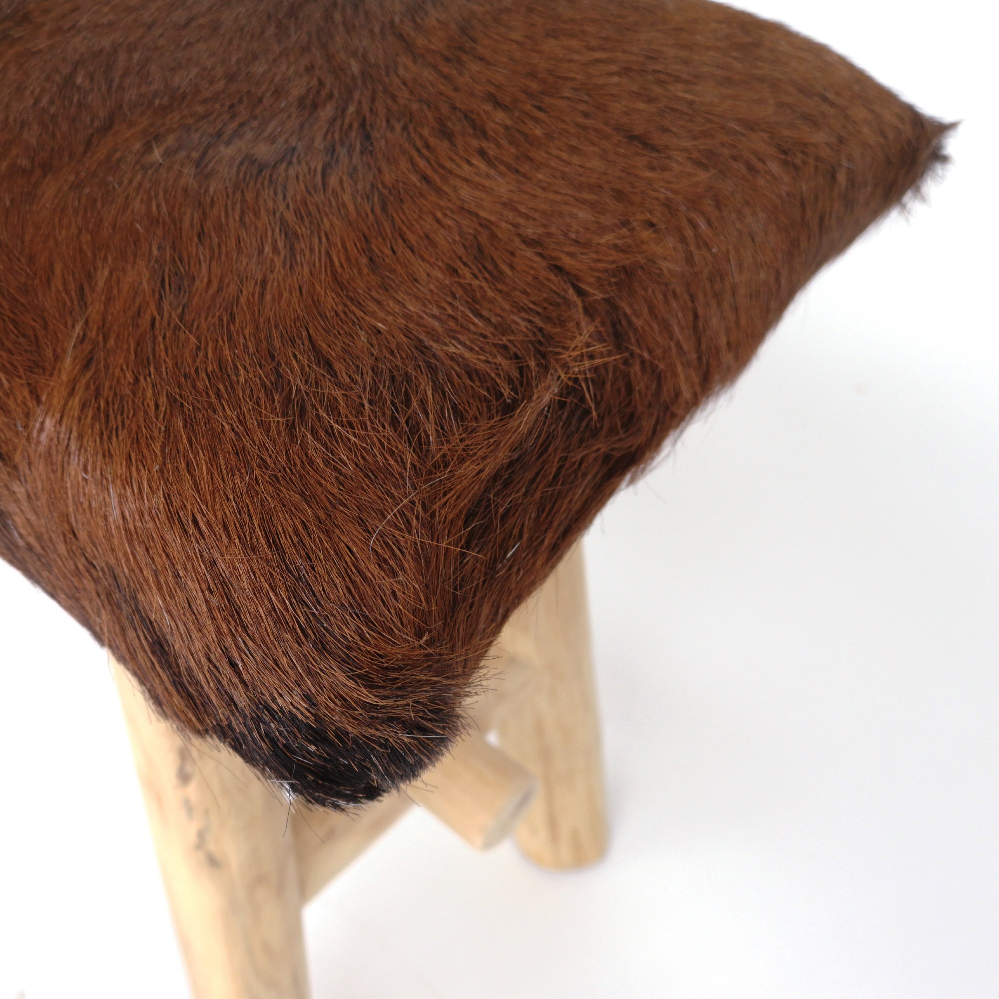 Bank 'Bima' mit Fellbezug, B 100 cm, T 30 cm, H 45 cm von fischer's lagerhaus