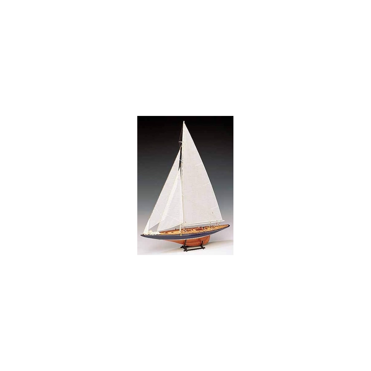 Amati - Endeavour 1:35