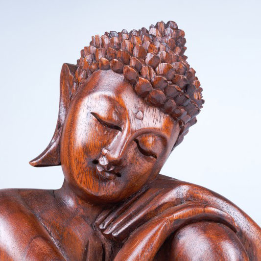 Handgeschnitzter 'Buddha träumend', B 20 cm, H 33 cm, T 20 cm von fischer's lagerhaus