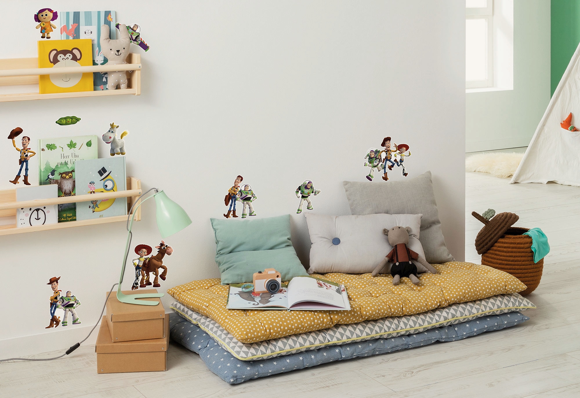 Komar Wandtattoo »Disney and Pixar Toy Story Buddies« 50 x 70 cm (Breite x Höhe) - Kinderzimmer, Wandsticker