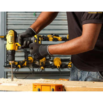 DeWalt 18V XR accuboormachine DCD771S2-QW incl. 2 accu's 1.5Ah + lader