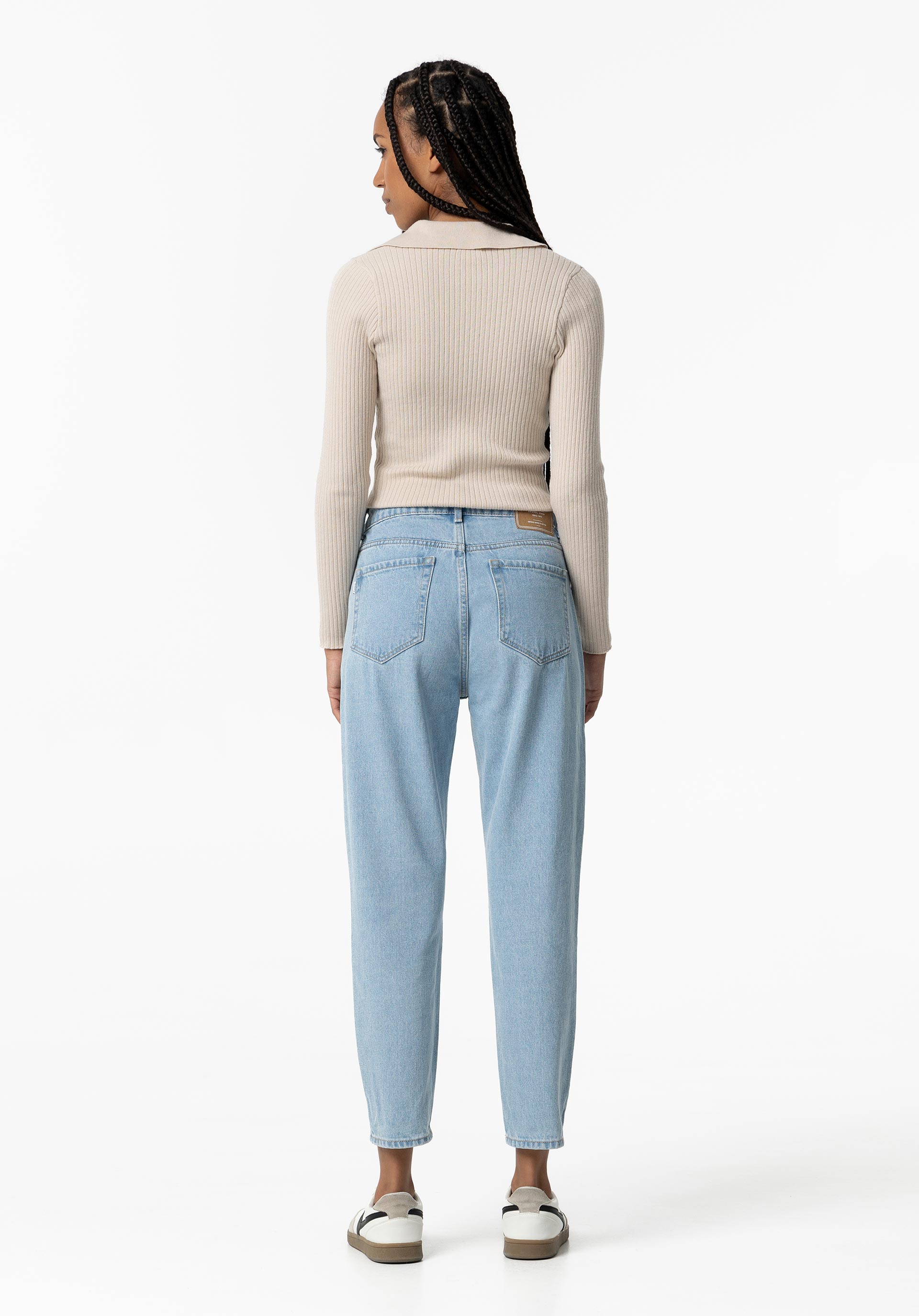 Jeans Mom Fit Cintura Alta