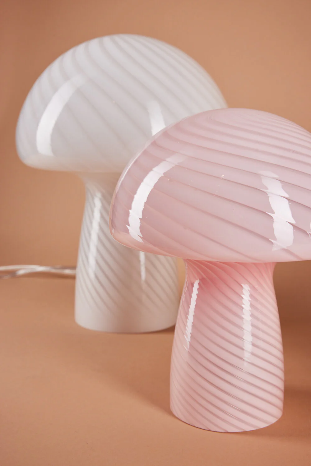 Bahne Interior  Mushroom bordlampe, hvid - H32 cm.
