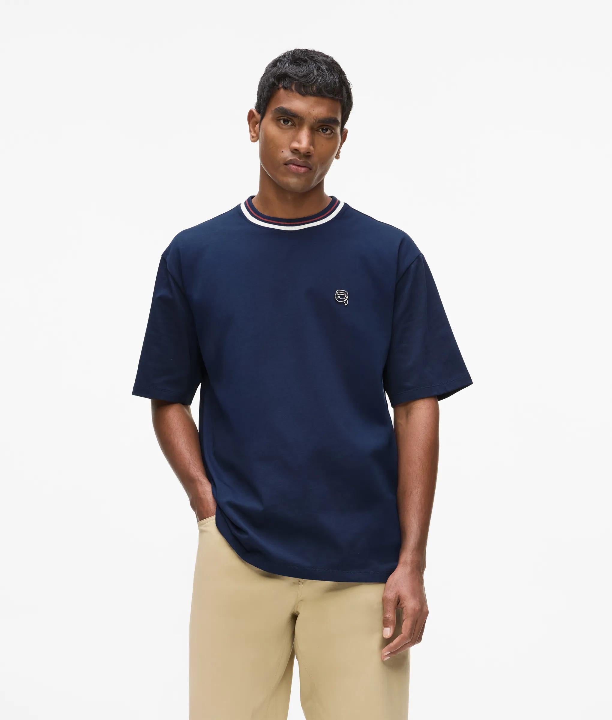 Ikon t-shirt met gestreepte hals