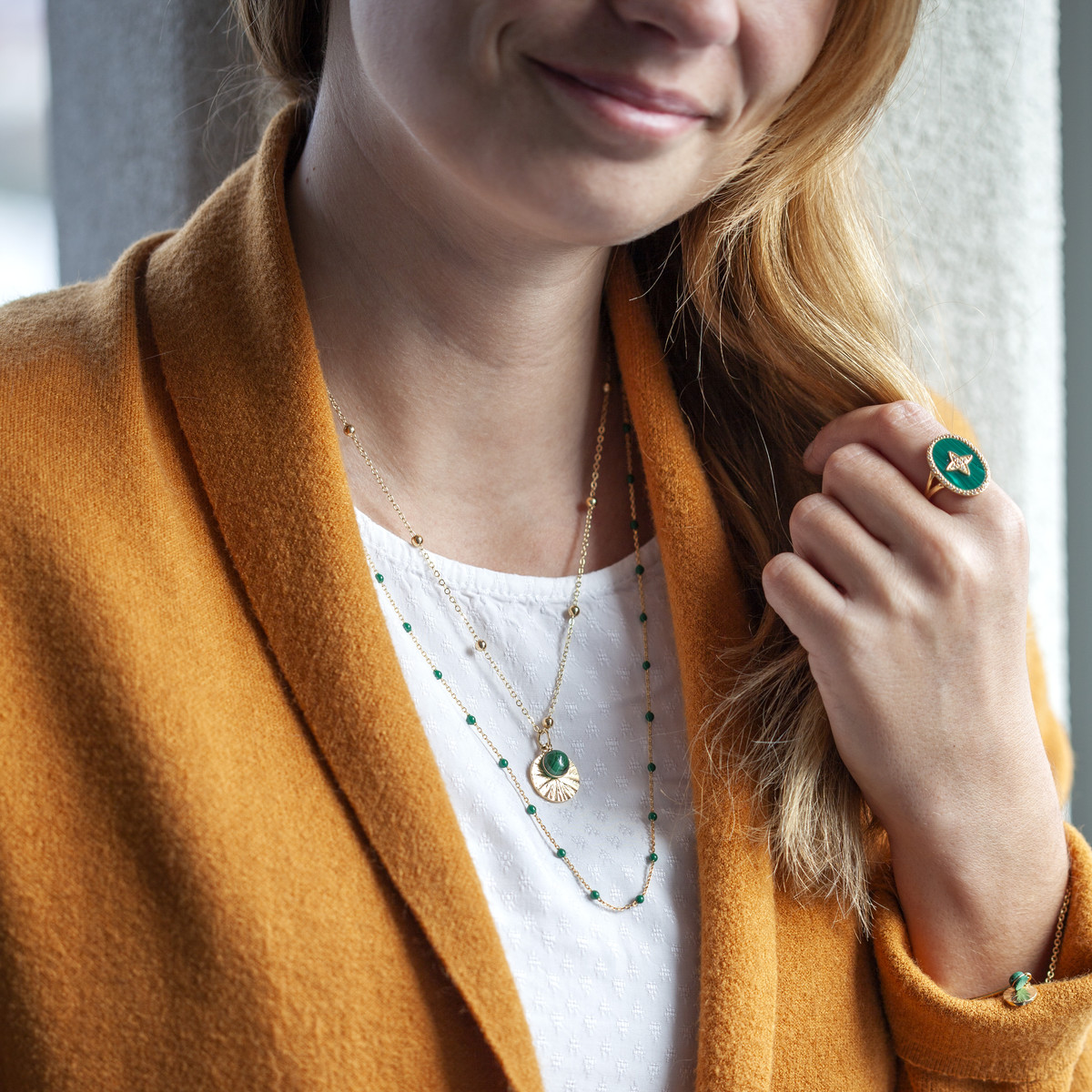 Collier plaqué or résine verte 45 cm