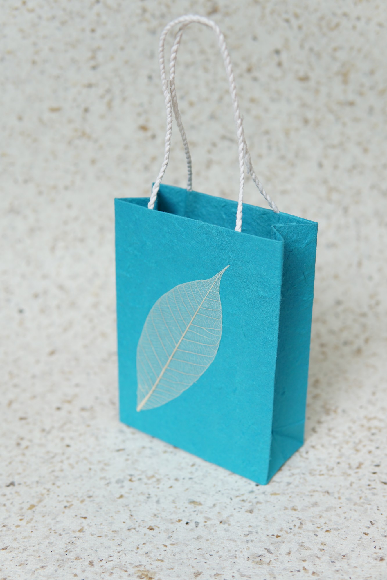 Tasche 'Bodhi-Blatt', blau, H 16 cm, B 11,5 cm, L 5 cm günstig bestellen