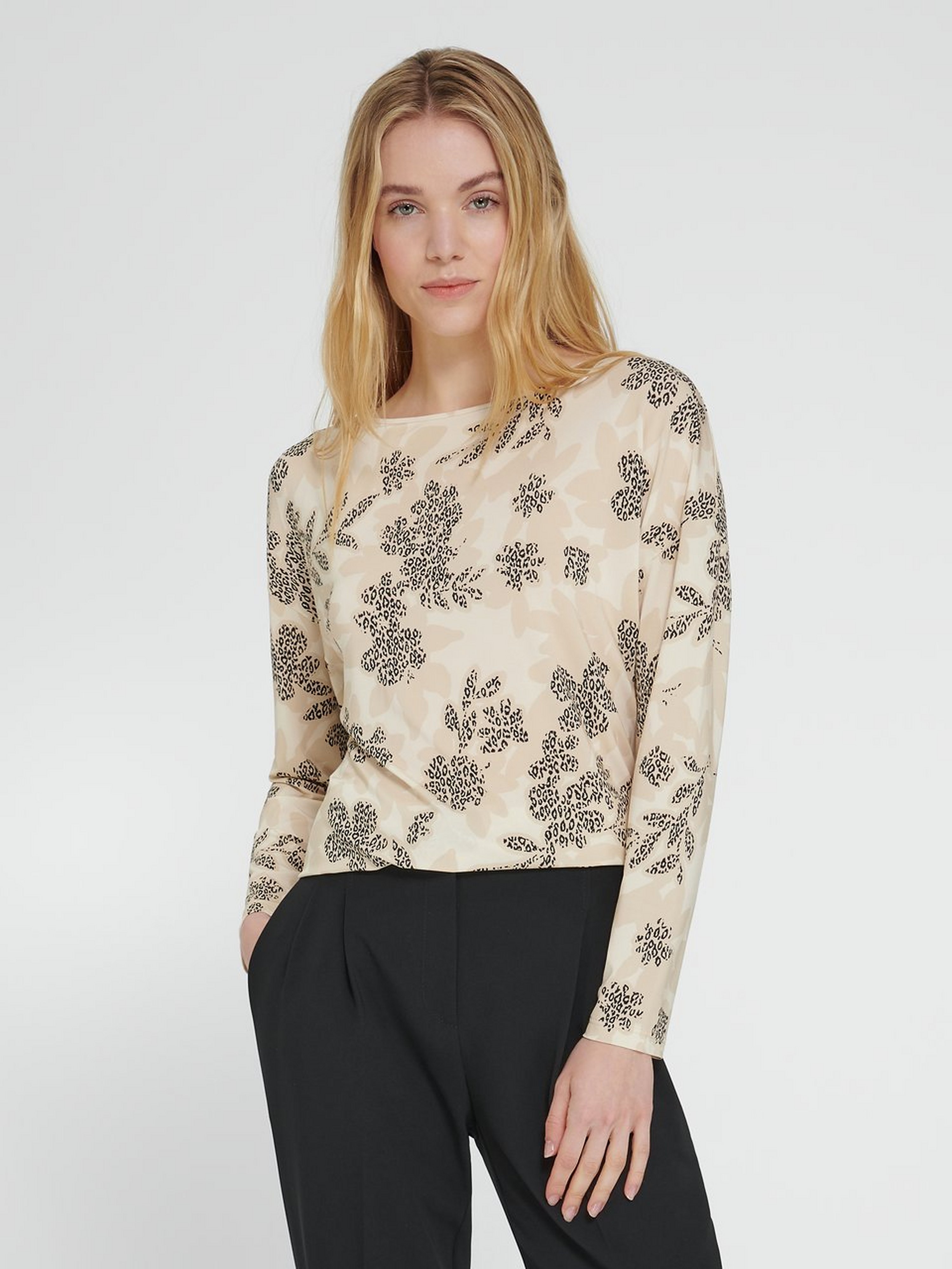 Shirt mit U-Boot-Ausschnitt