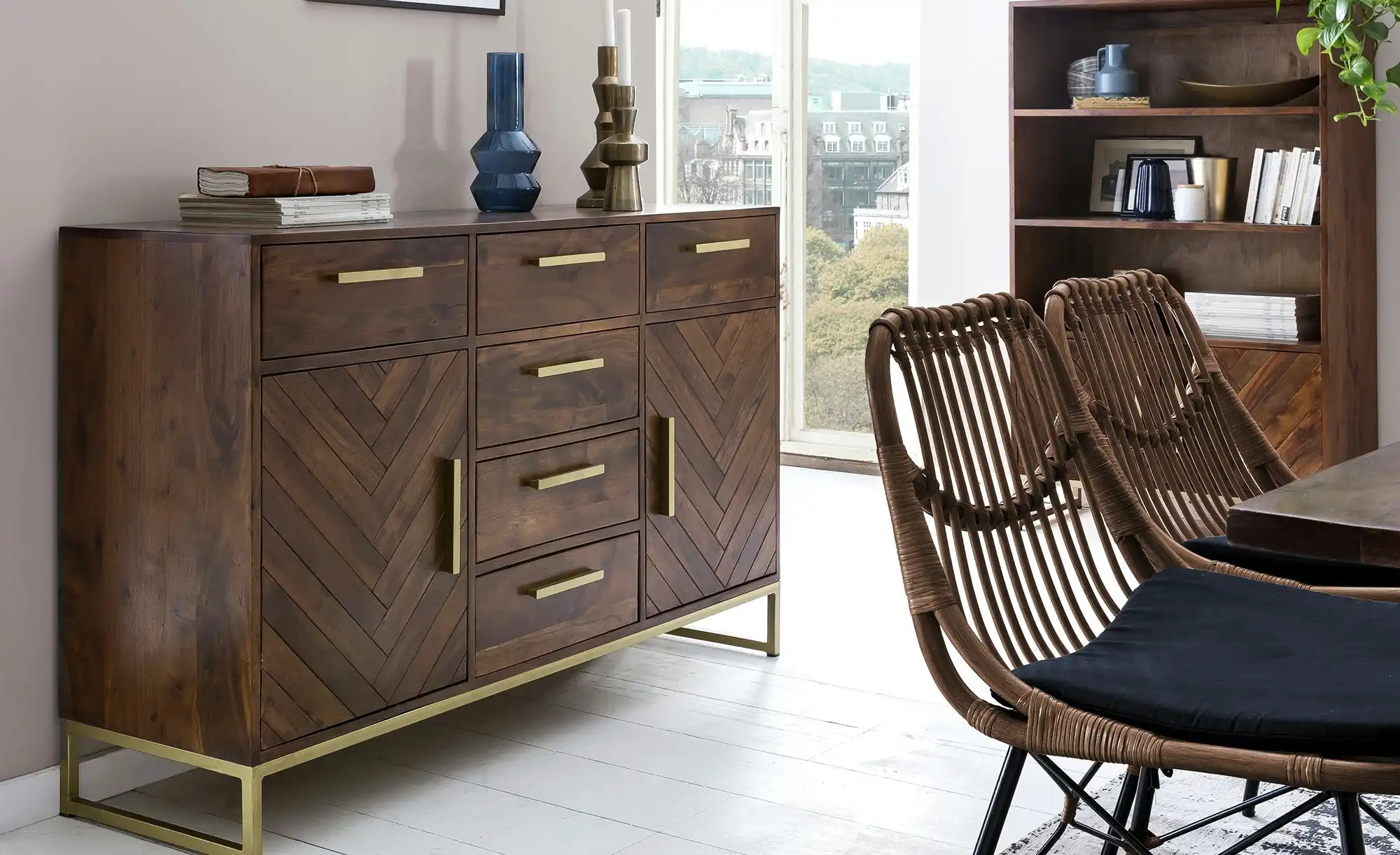 Sideboard aus Massivholz Calatria