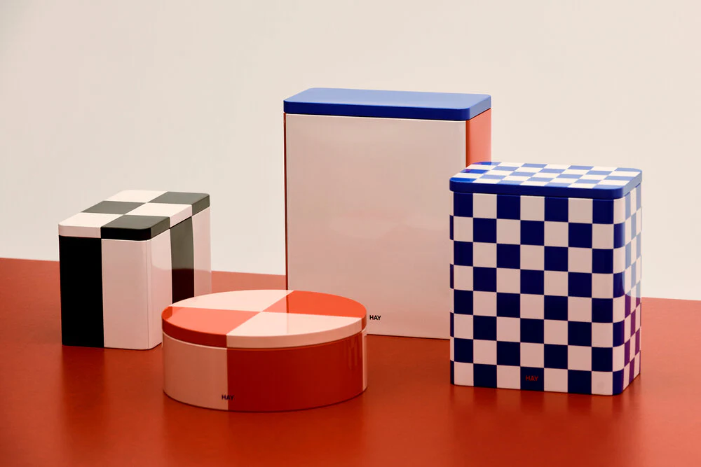 HAY  Tin beholder, X-Large - Off-white/blue/red