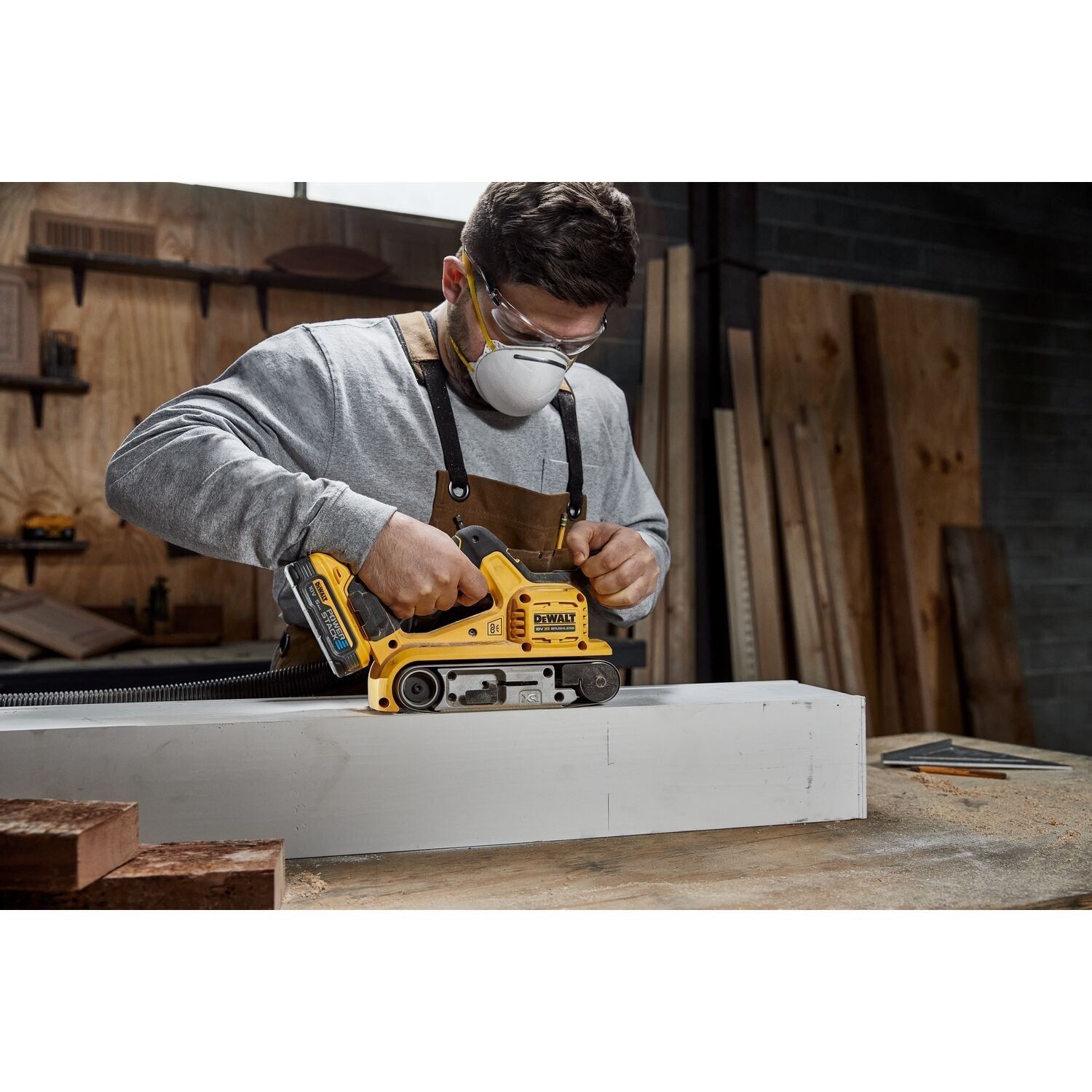 DeWALT DCW220NT Accu bandschuurmachine 75x533mm 18V XR Basic Body in TSTAK