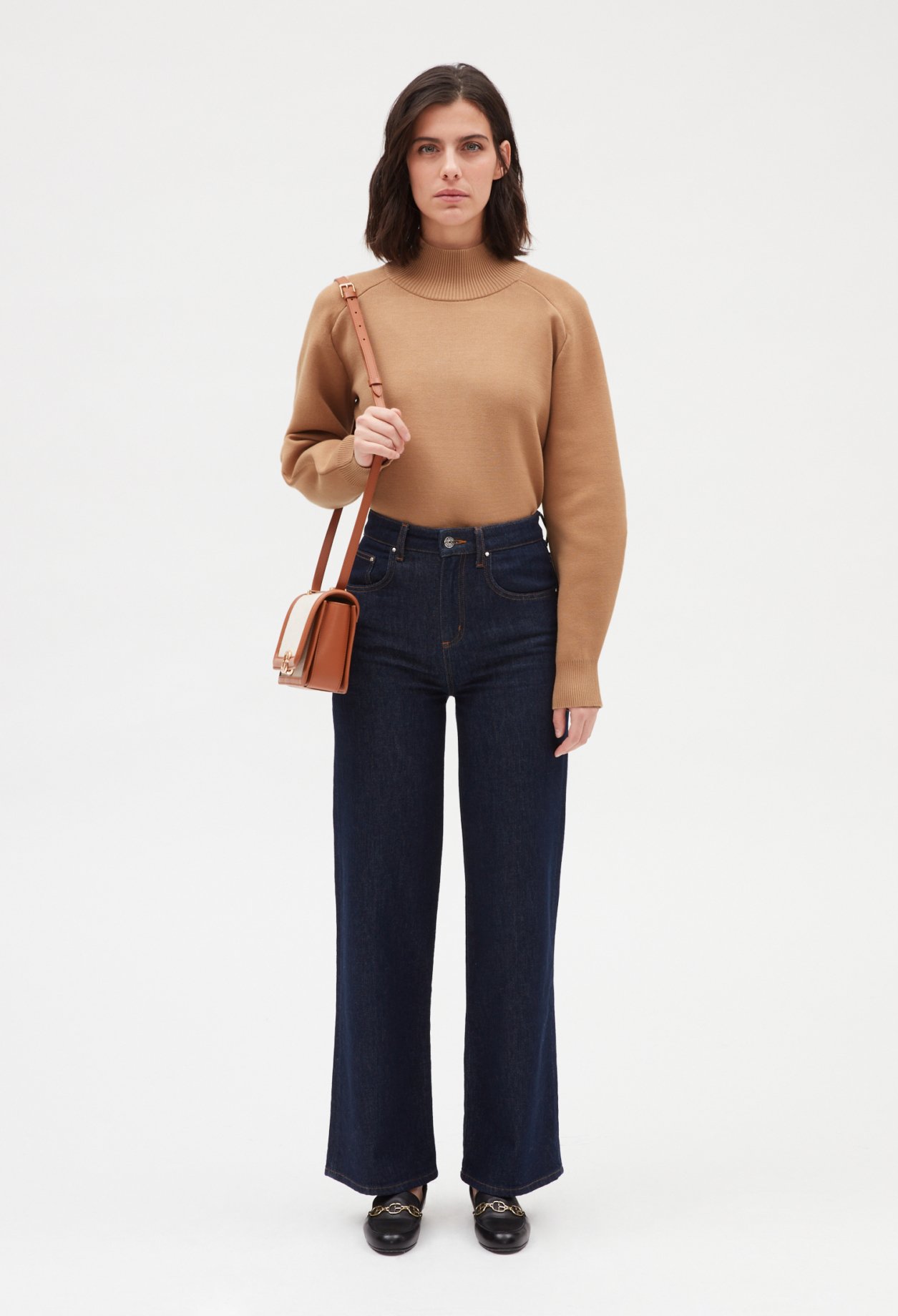Pull &agrave; manches volumineuses beige