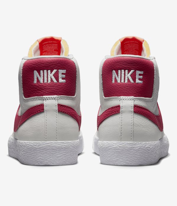 Nike SB Zoom Blazer Mid Iso Schuh (white sweet beet)