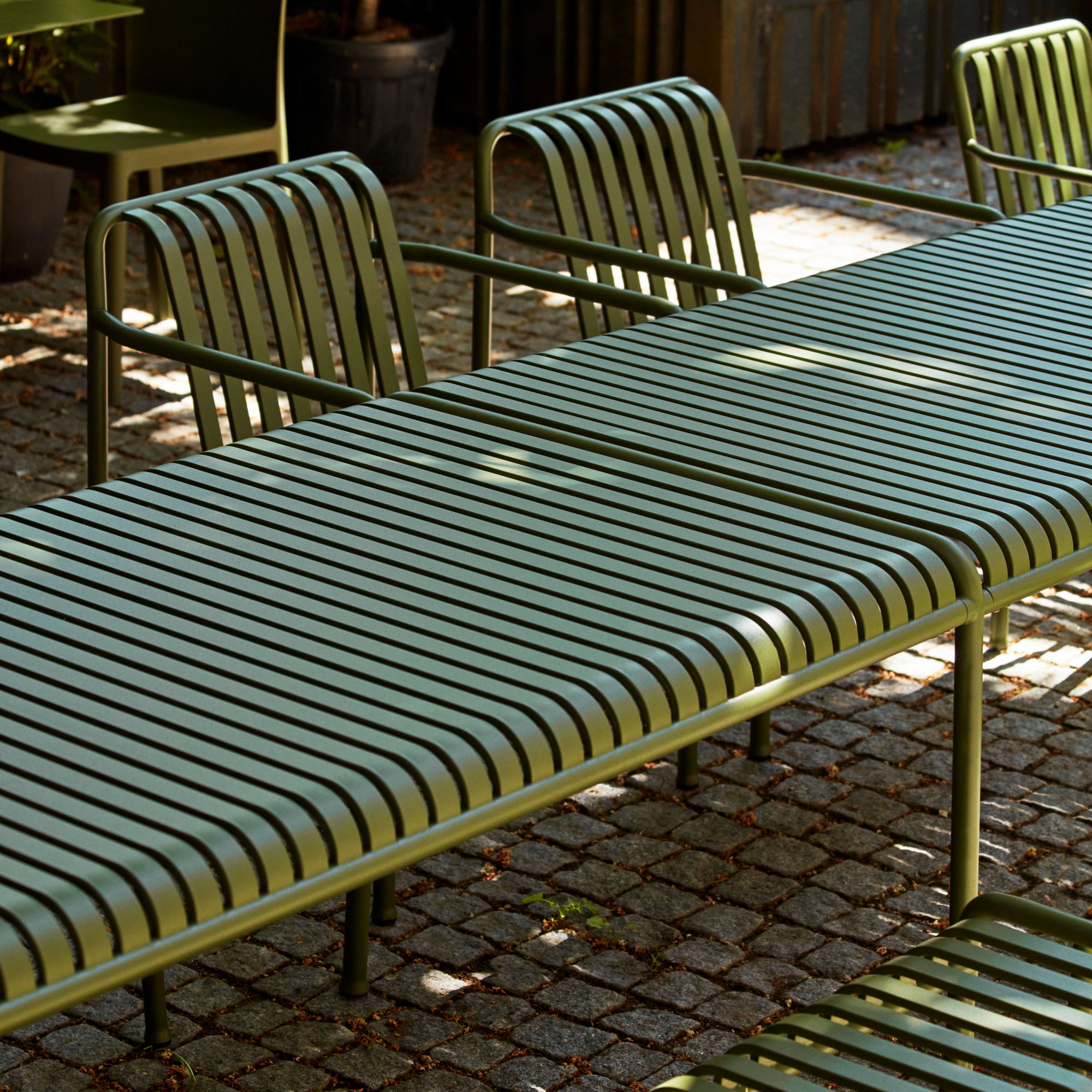 Tuinstoel Palissade Dining met armleuning olive