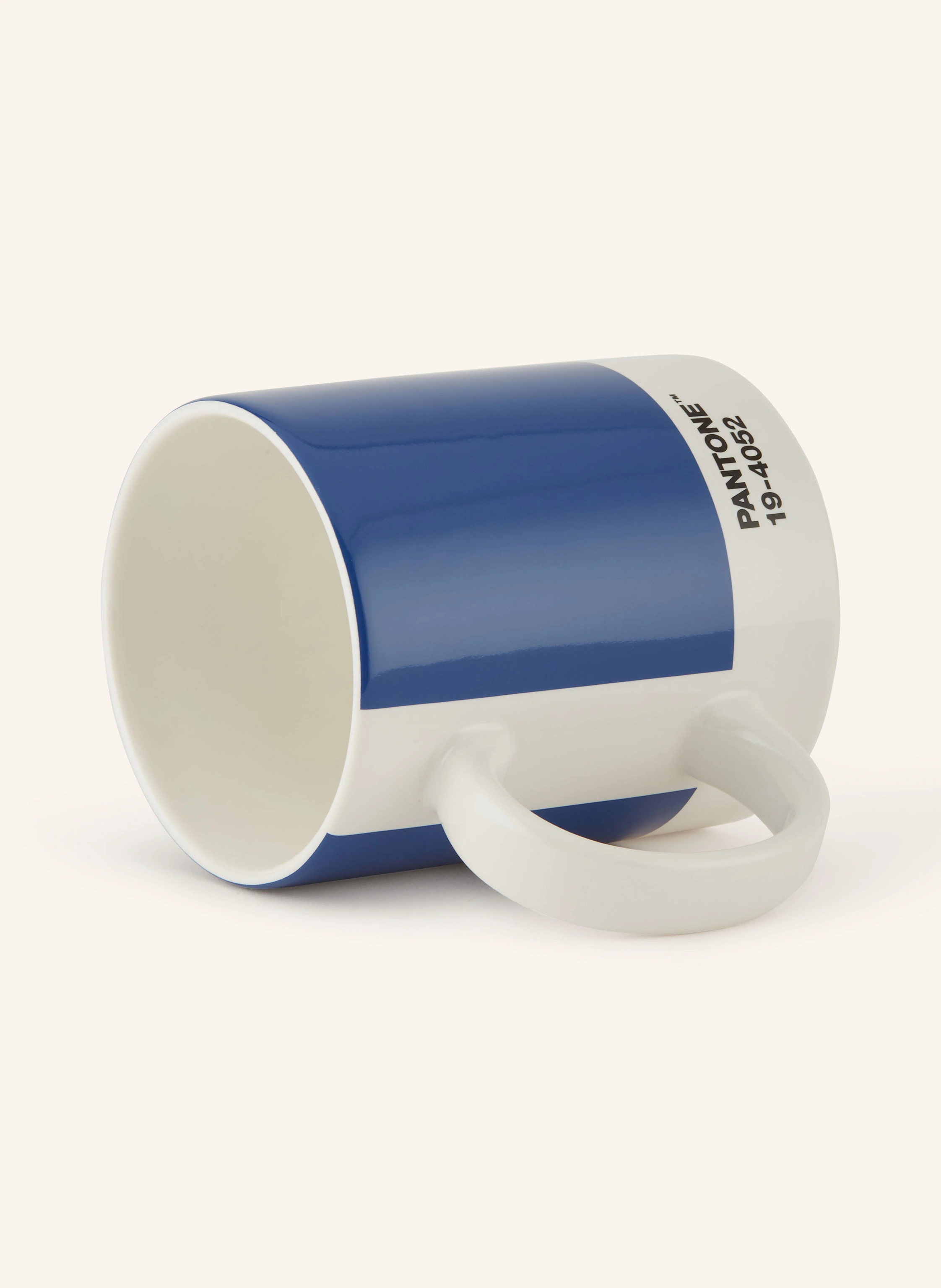 PANTONE Henkelbecher COY 2025