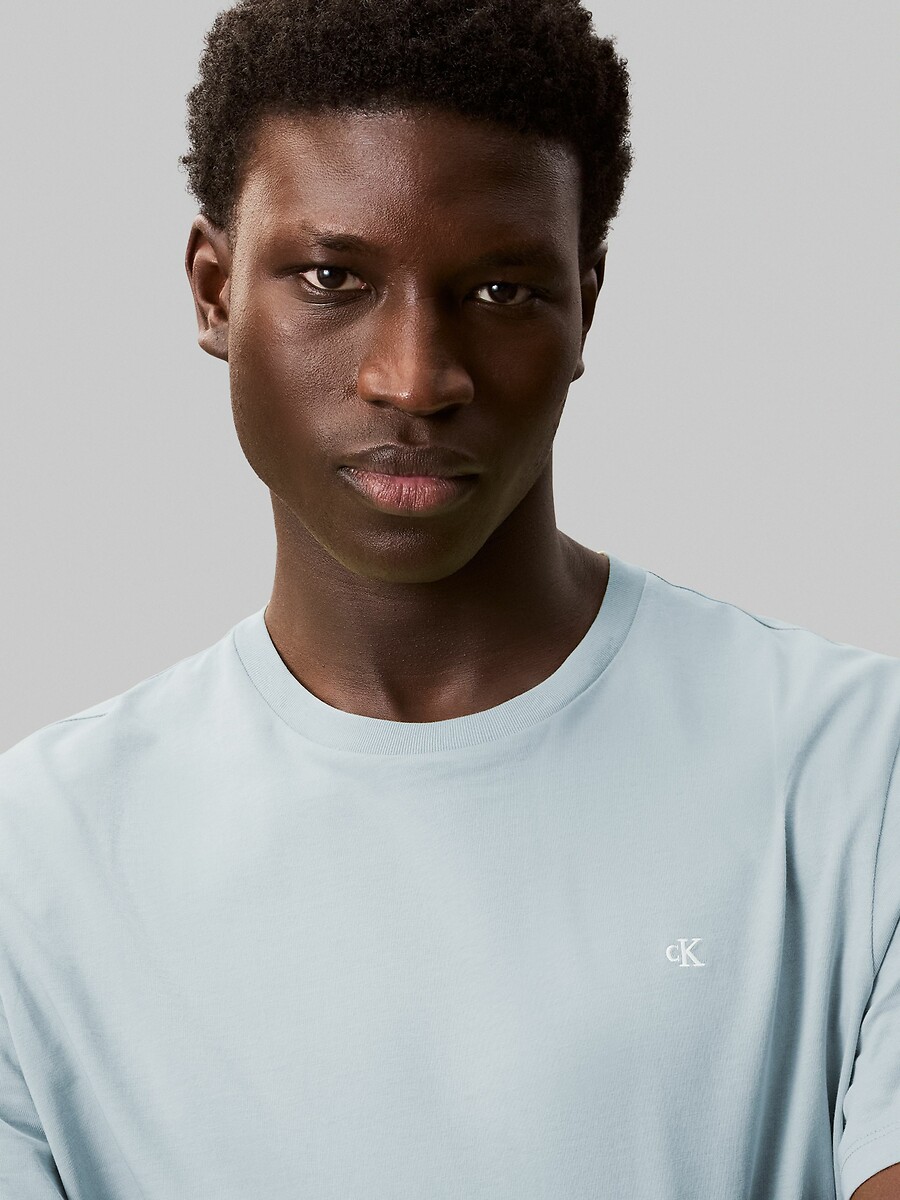 CALVIN KLEIN JEANS<br>Camiseta básica de manga curta