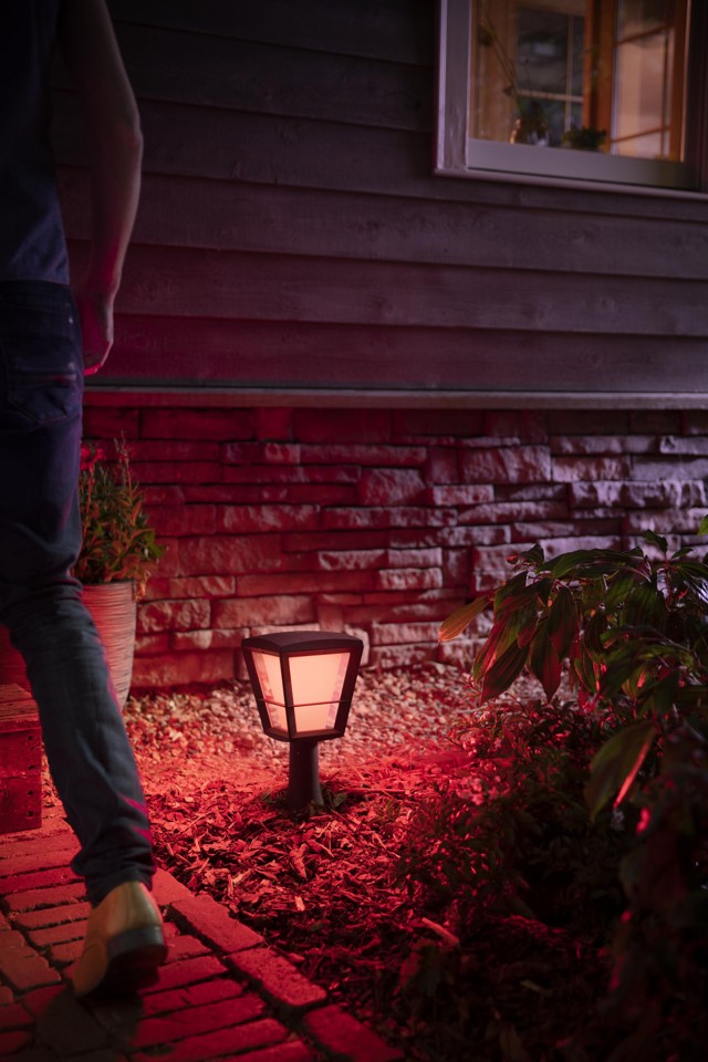 Philips Hue - Econic Pedestal Black - White & Color Ambiance - Udendørslampe