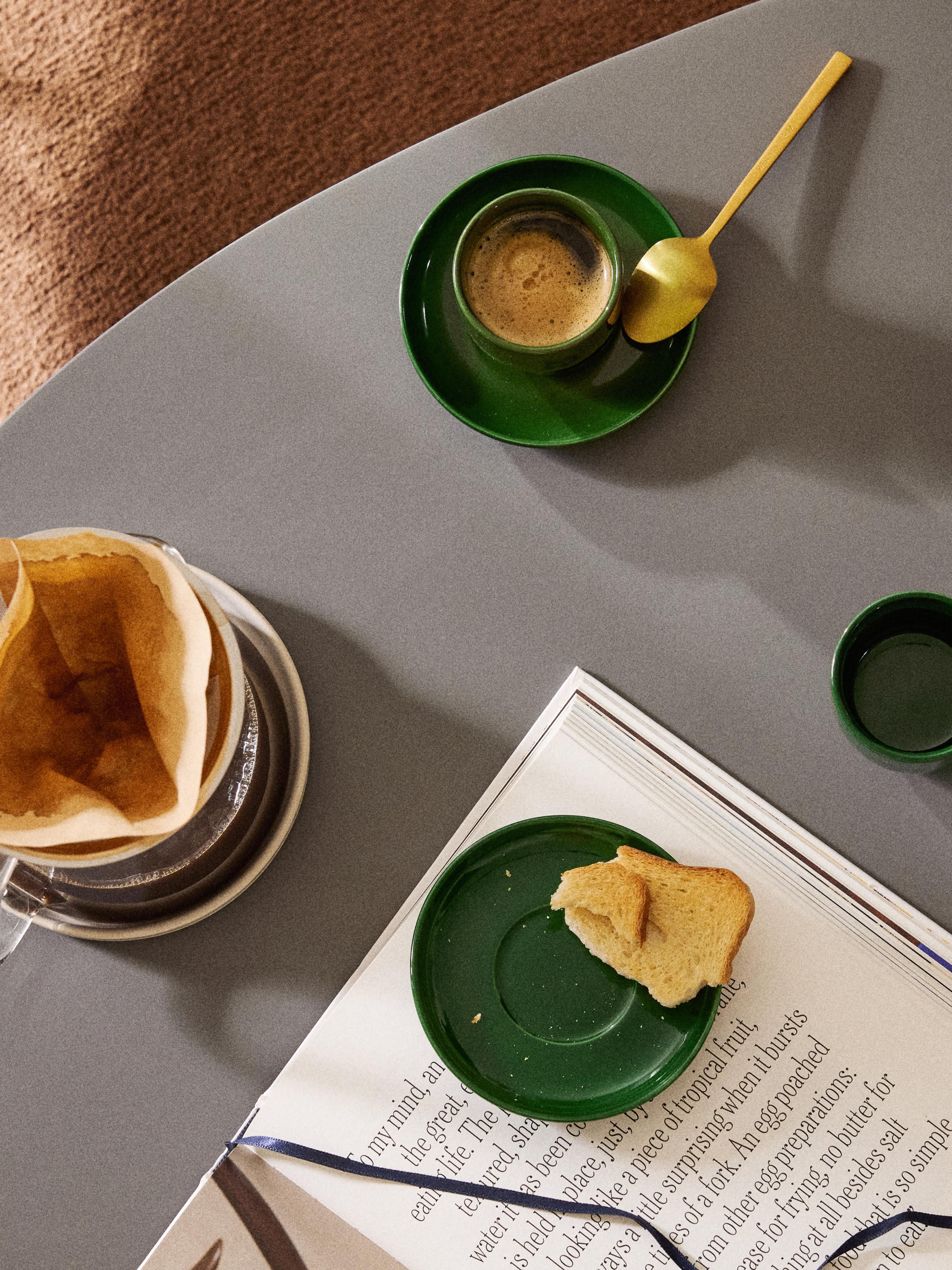 Porseleinen espressokopjes Nessa met schotels, 4 stuks