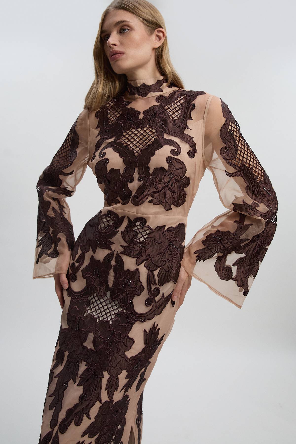 KarenMillen Robe Mi-Longue Tissée à Manches Évasées Perlées et Appliques Baroques en Organdi