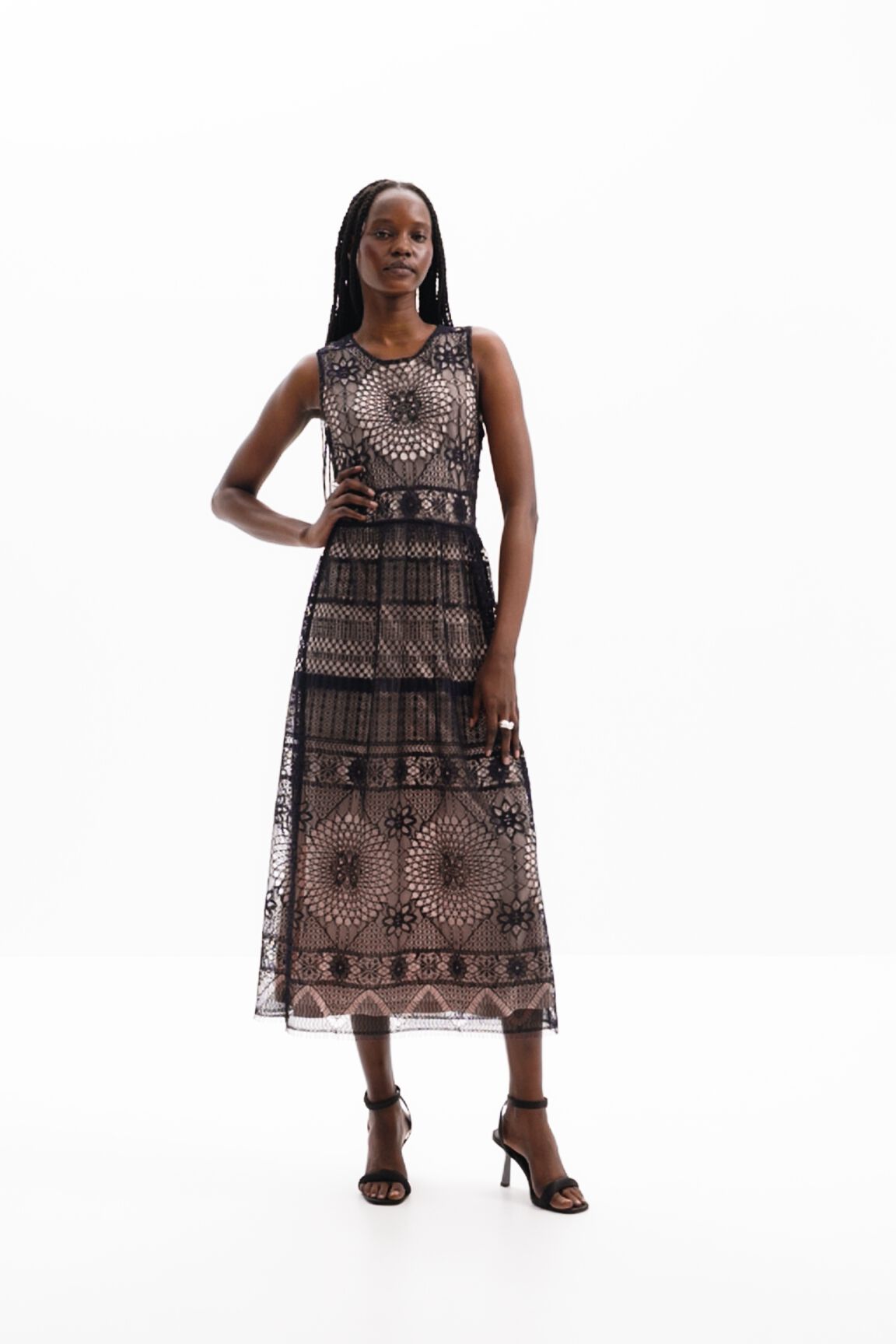 Vestido midi confeccionado por M. Christian Lacroix