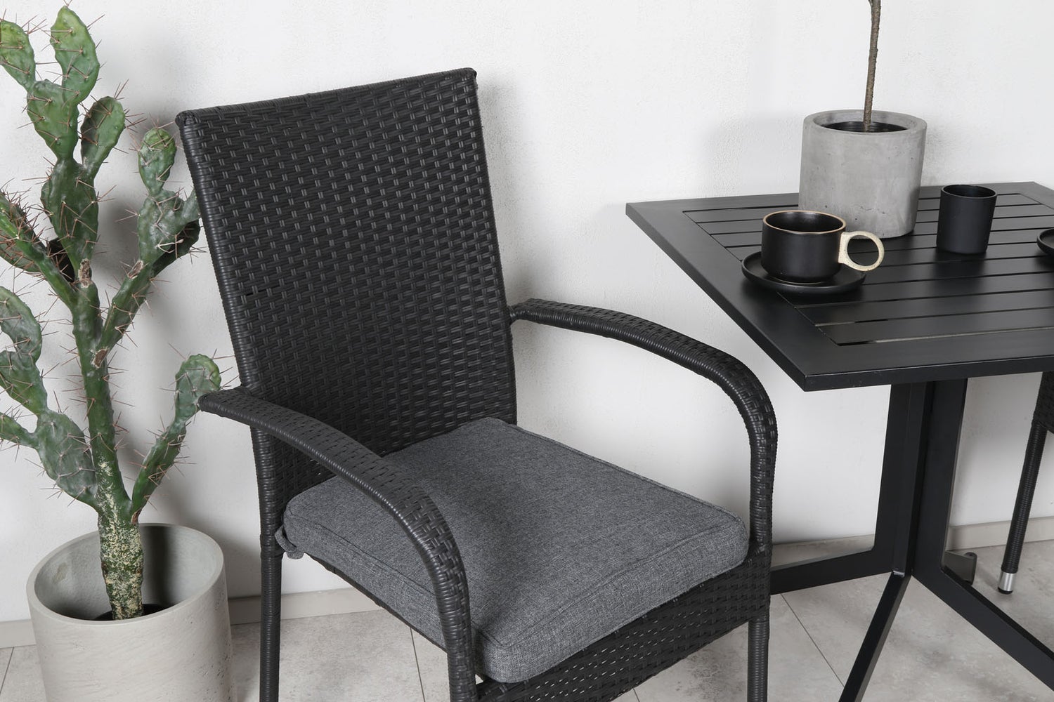 Way tuinset, tafel 70x70cm en 2 stoelen Anna, zwart. 70 x 70 x 72 cm