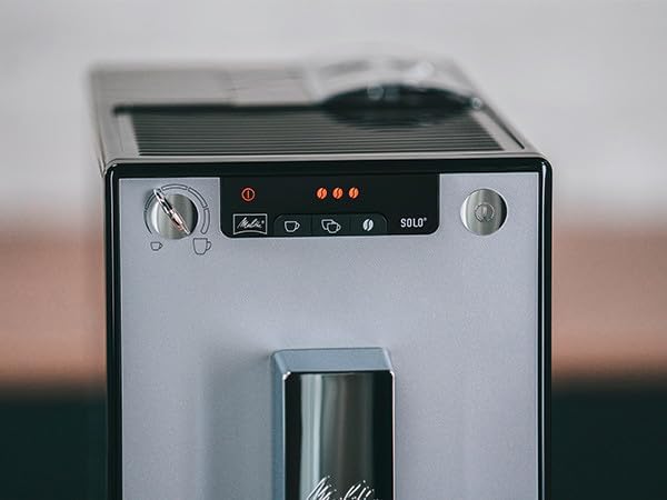 Melitta Caffeo Solo Noir Pure Black, Machine à Café à Grains avec Broyeur et Système d'Extraction des Arômes, Affichage LED, Mode 1 à 2 Tasses, Cafetière Expresso, Automatique, E950-222, 1400W