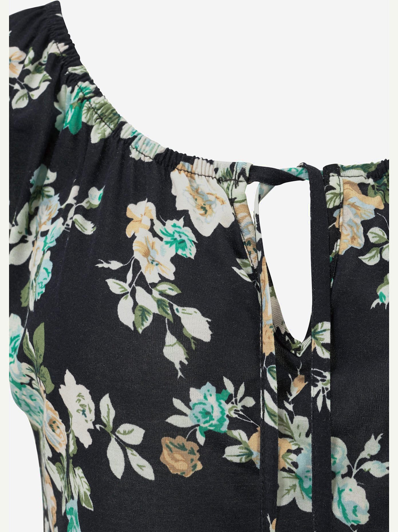 Robe d'été élastique à l'encolure