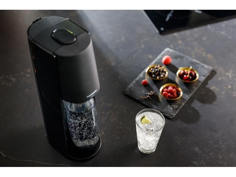 Sodastream Wassersprudler Terra Schwarz Wassersprudler mit Fuse Kunststoffflasche und Quick Connect Zylinder