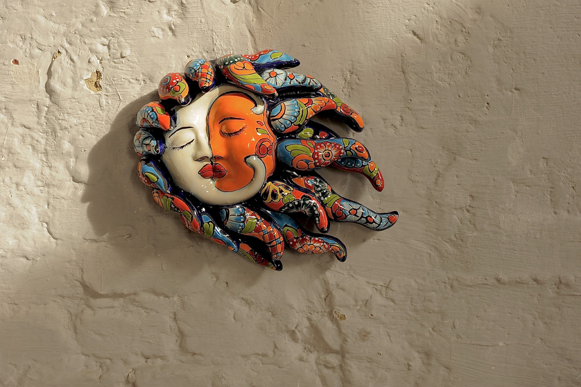 Keramik-Wandschmuck 'Besucon', multicolor, B 34 cm, H 25 cm, L 9 cm von fischer's lagerhaus