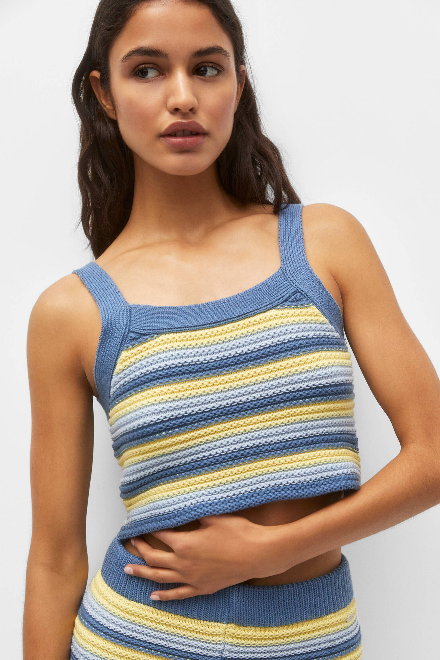 Top cropped de crochê listrado - azul médio