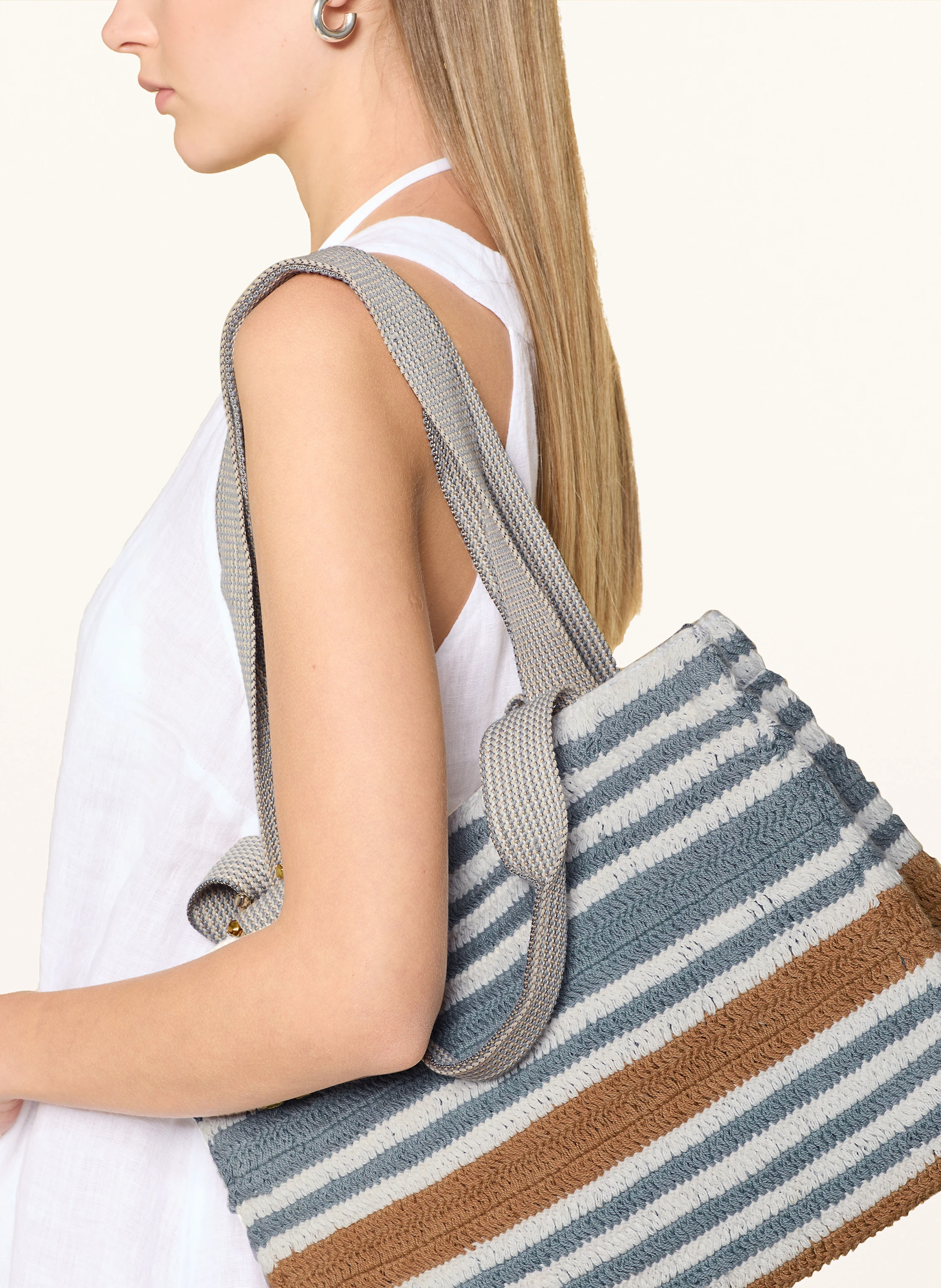 ANOKHI Shopper