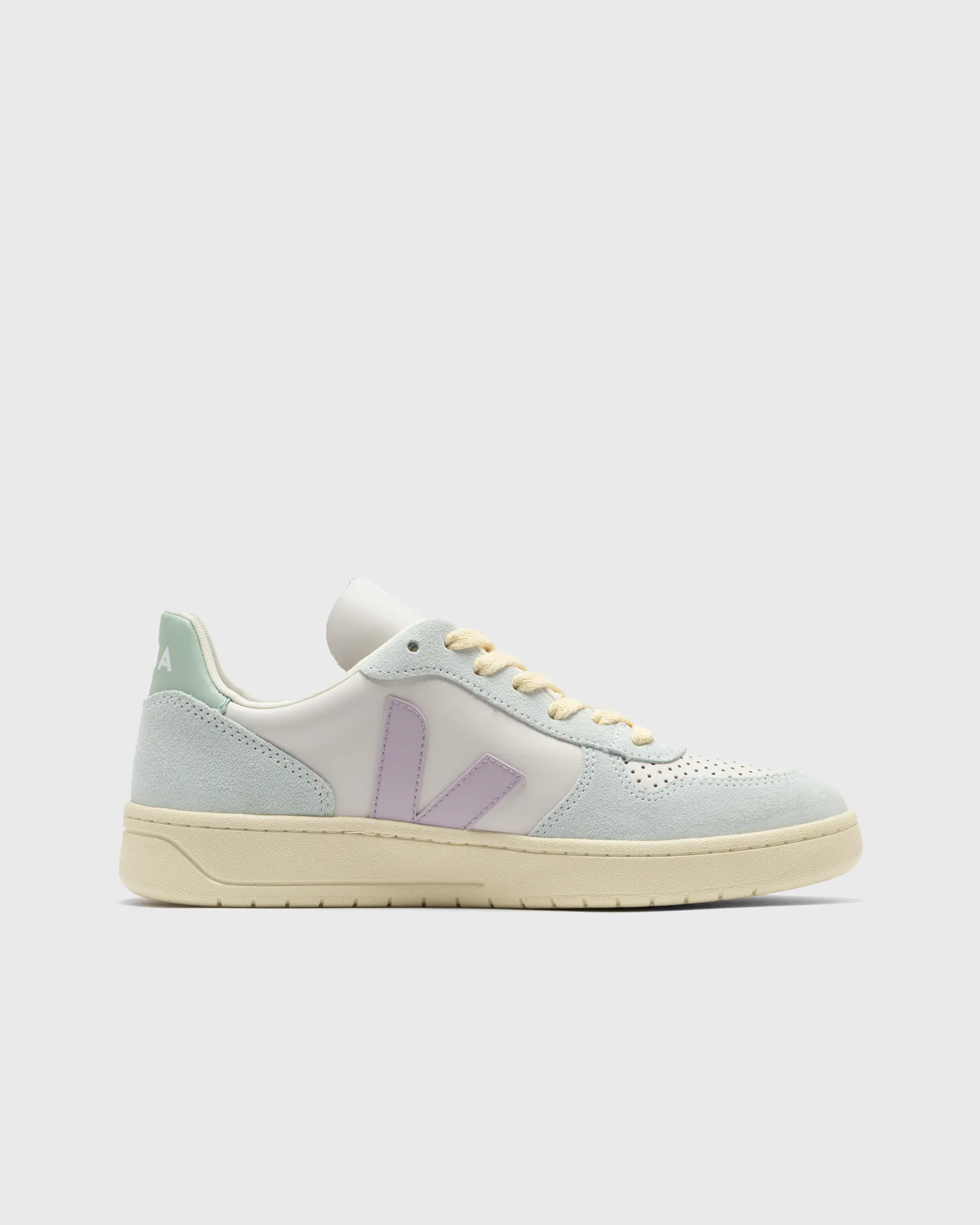 Veja V-10 LEATH