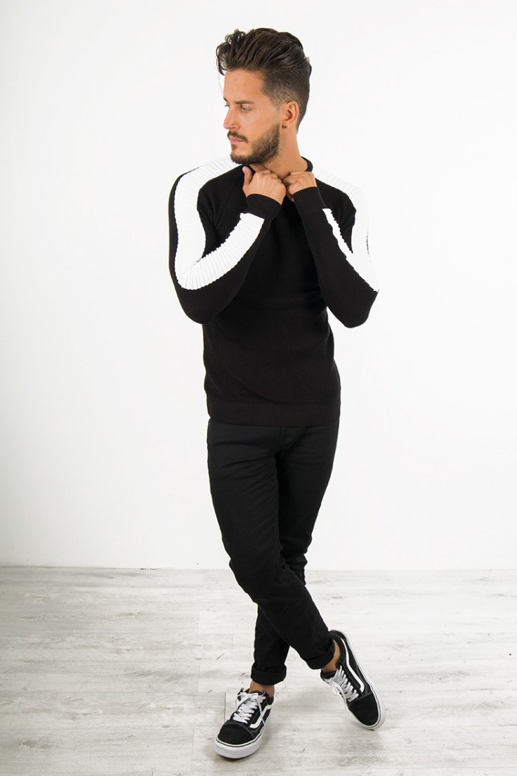 Pull noir maille fine