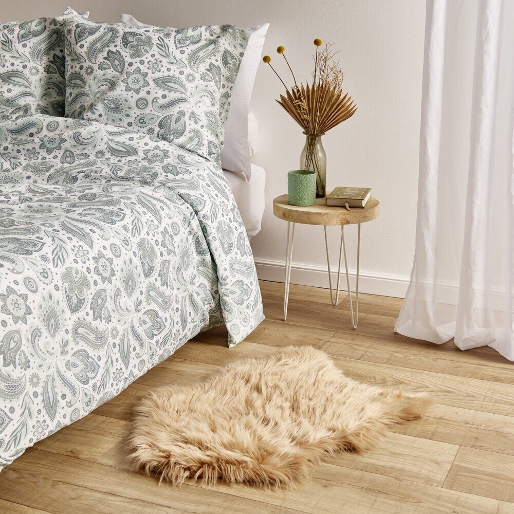 Tapis imitation fourrure forme peau de bête 50x70cm - 3 modèles