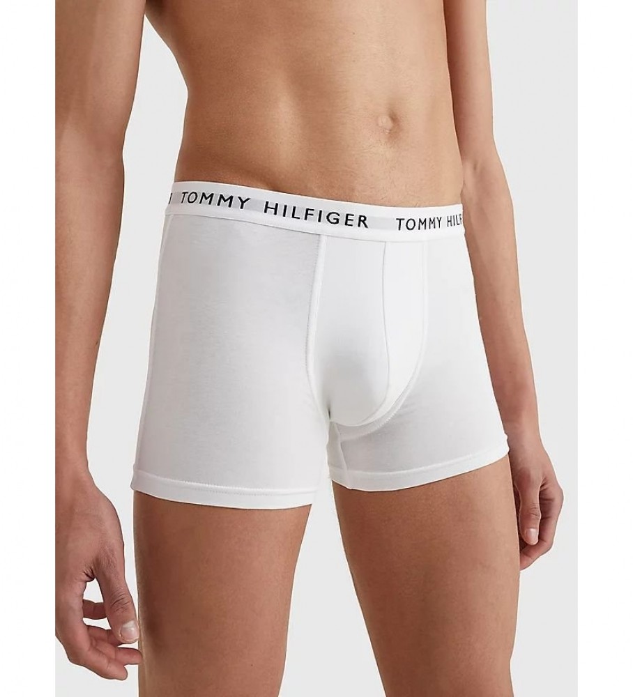 Conjunto de 3 cuecas boxer Tommy Hilfiger Trunk Essentials com logotipo branco.