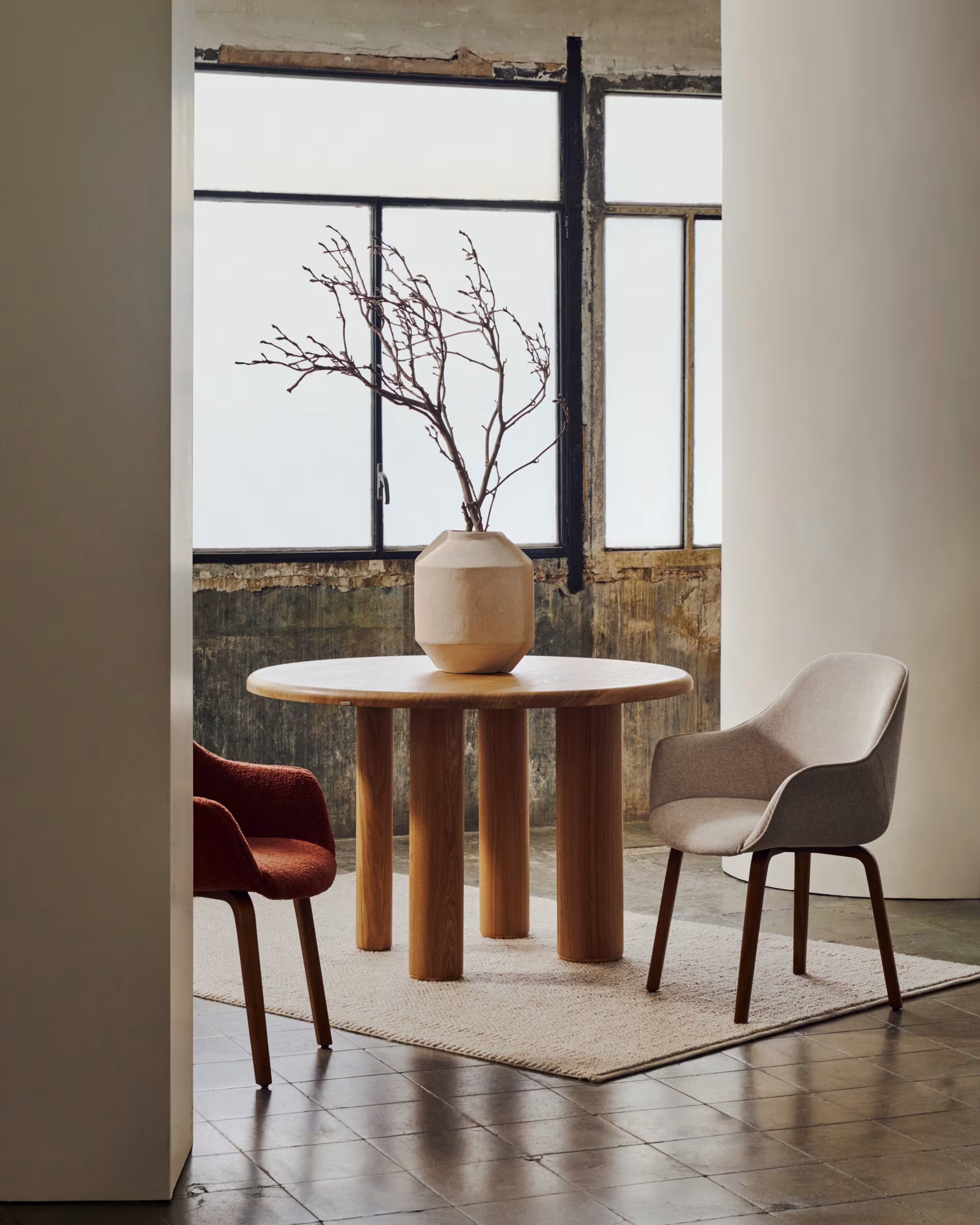 Kave Home ALELI Esche massiv/beige