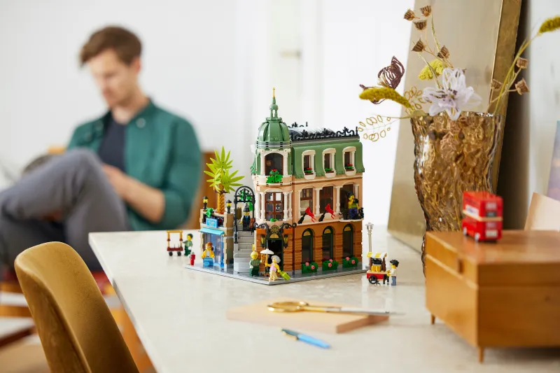 LEGO Icons 10297 Hyggeligt hotel