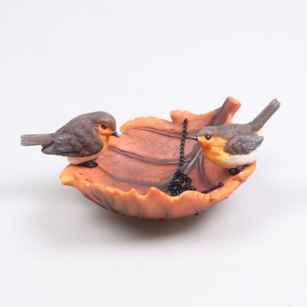 Oiseau dans bain en résine à suspendre rouge-gorge