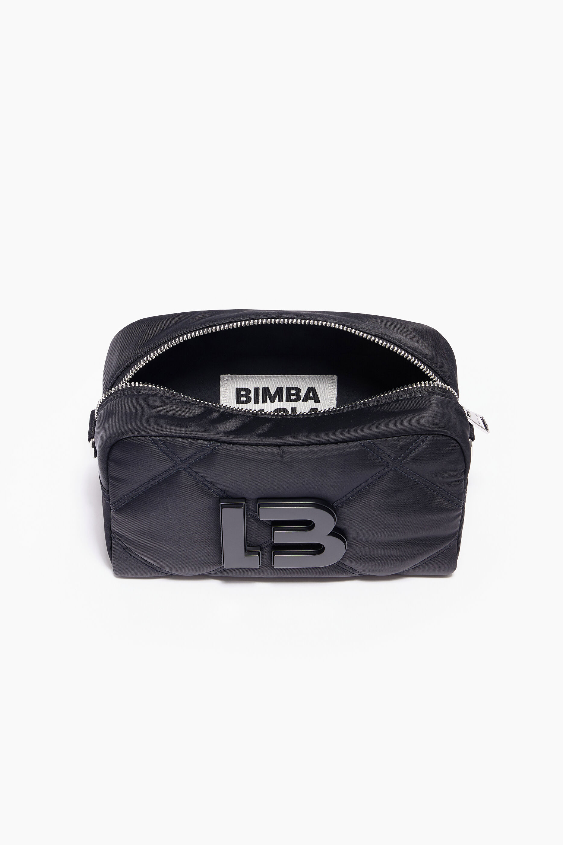 Bolsa de ombro pequena preta acolchoada em nylon.