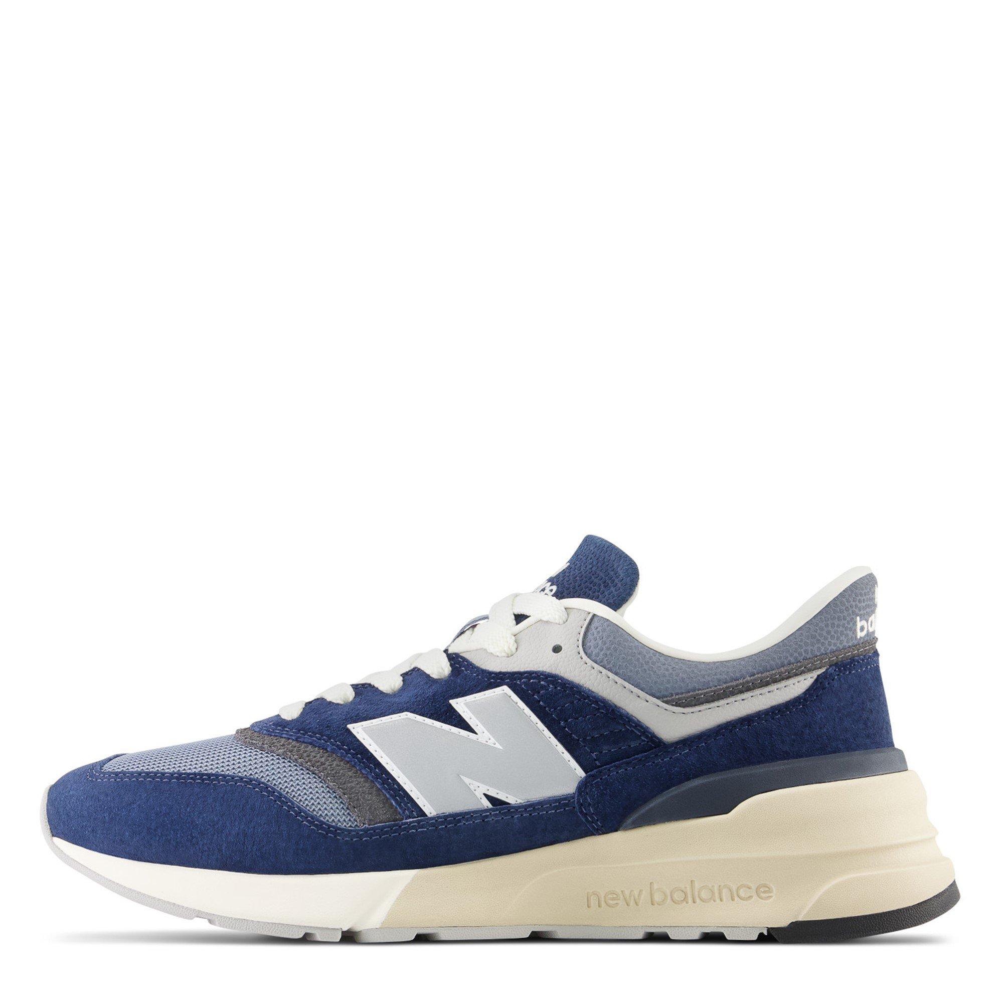 New Balance 977R Trainers