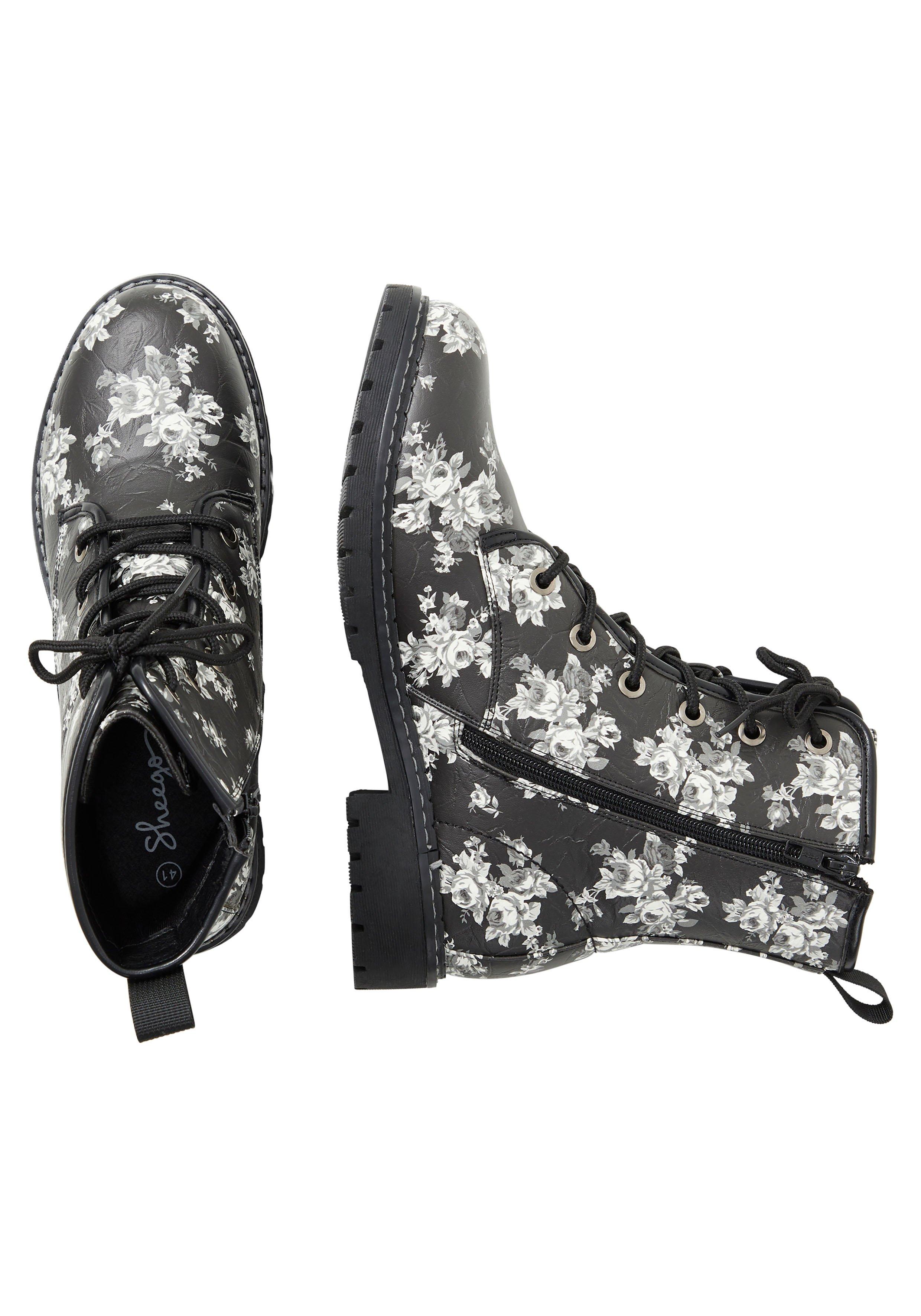 Schnürboots in Crinkle-Optik
