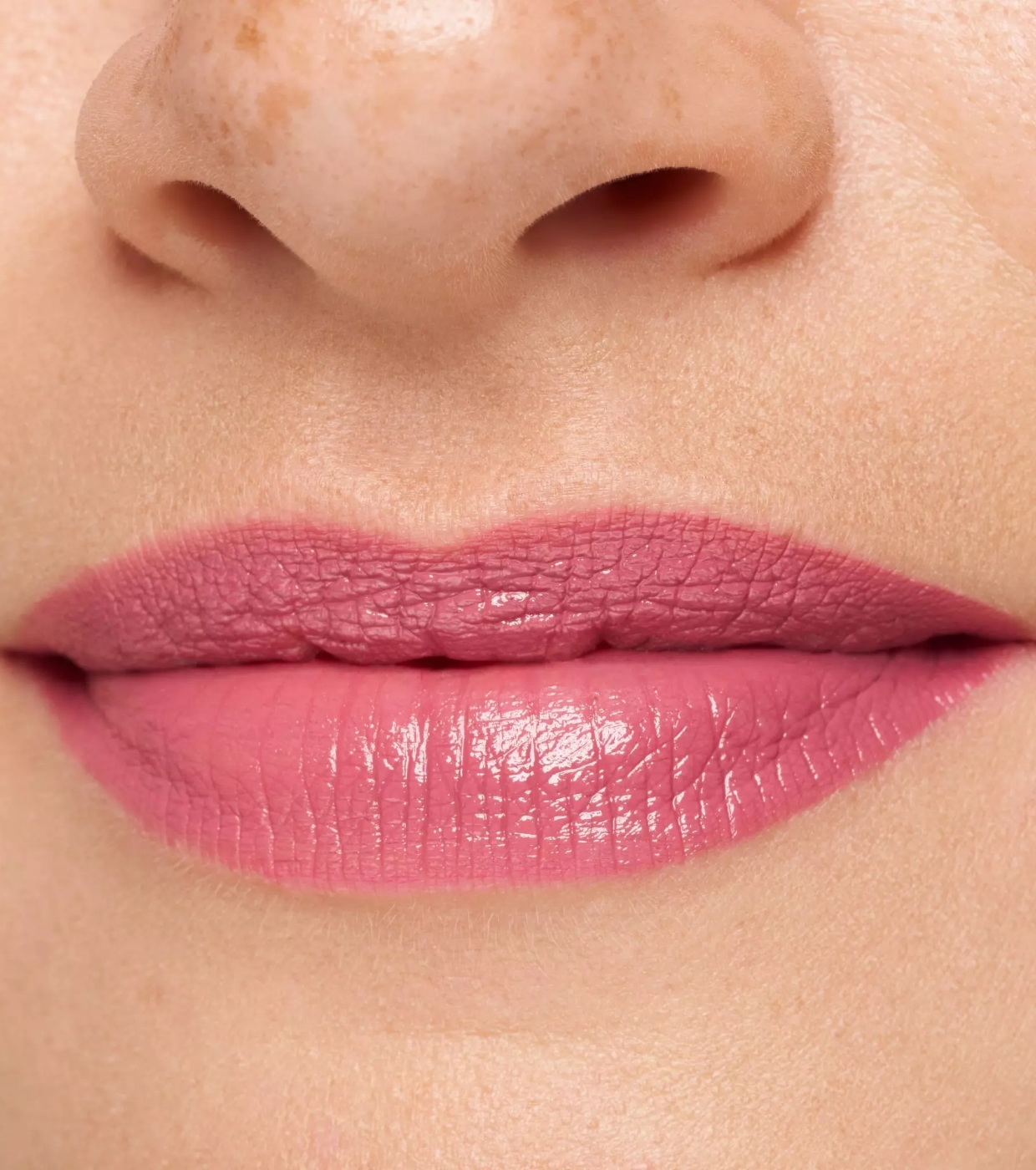 essence - Batom Satin Satin Glow - 04: Let's Get Mauvin