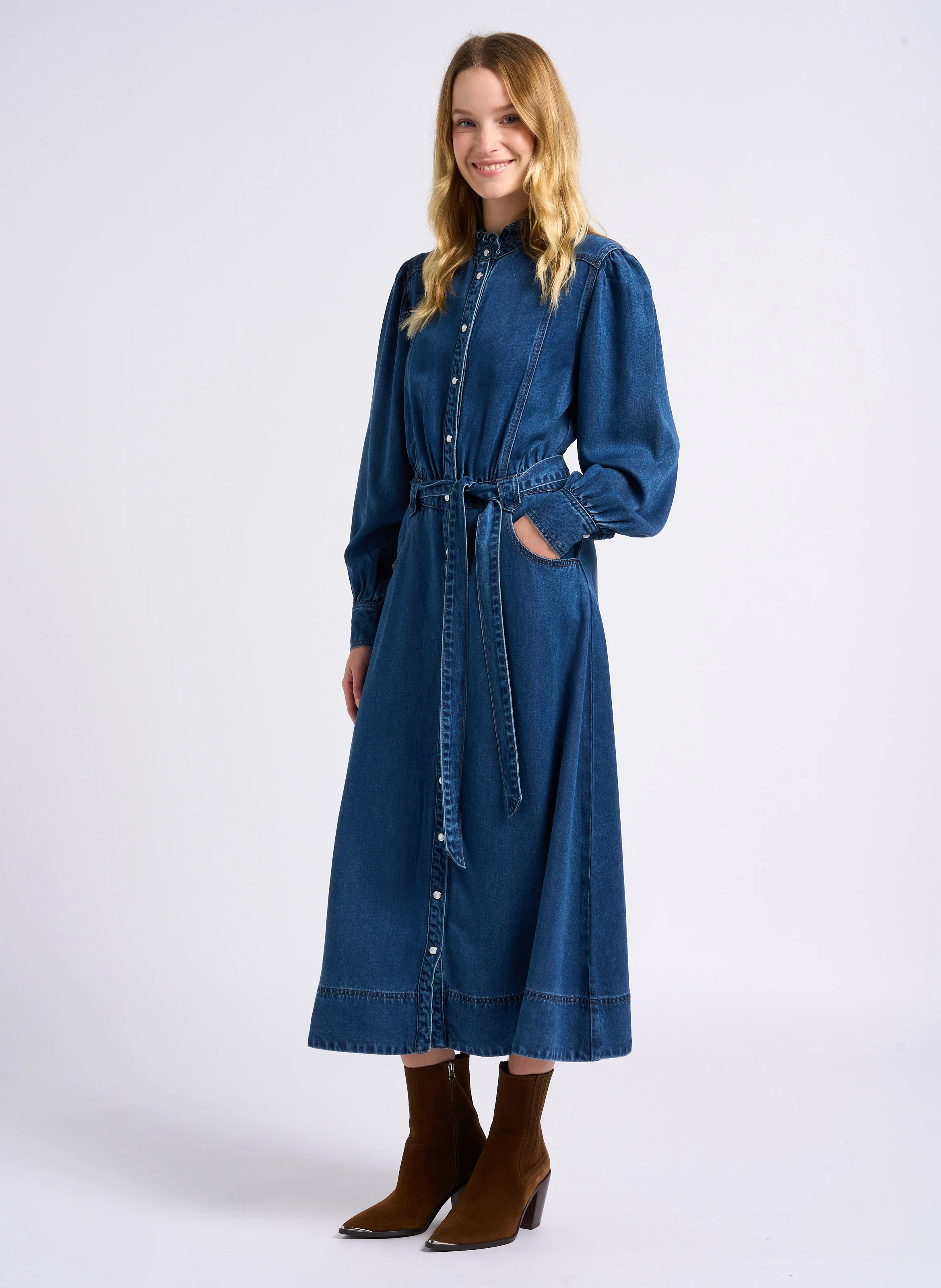 CHONA - Robe longue col victorien en jean | Bleu