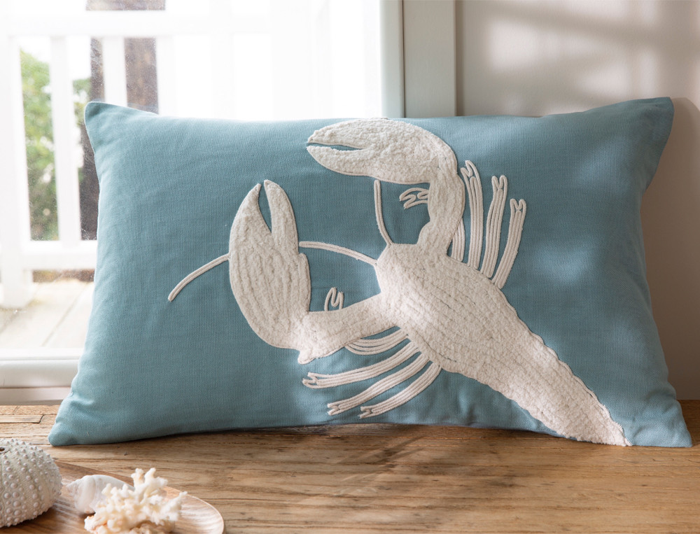 Coussin brodé-Chemin côtier