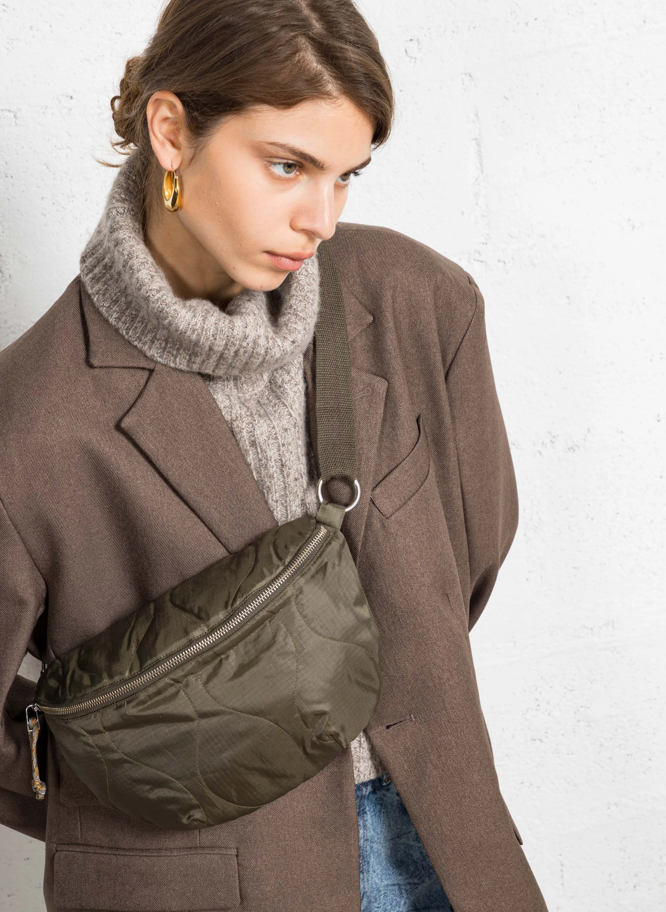 HOSIE - Sac banane zippé matelassé| Marron